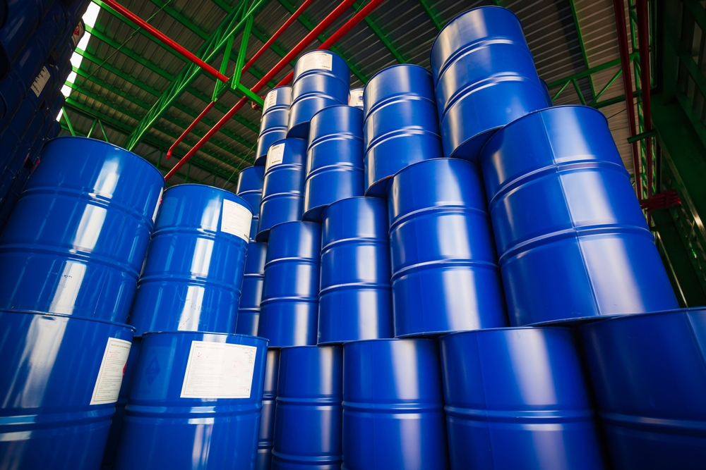 Should You Choose Plastic Or Steel Oil Tanks?